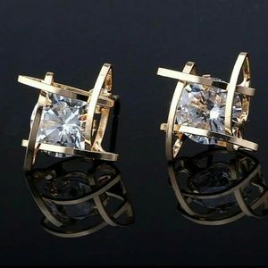 GOLD DIAMOND STONE STUD CUBED EARRINGS